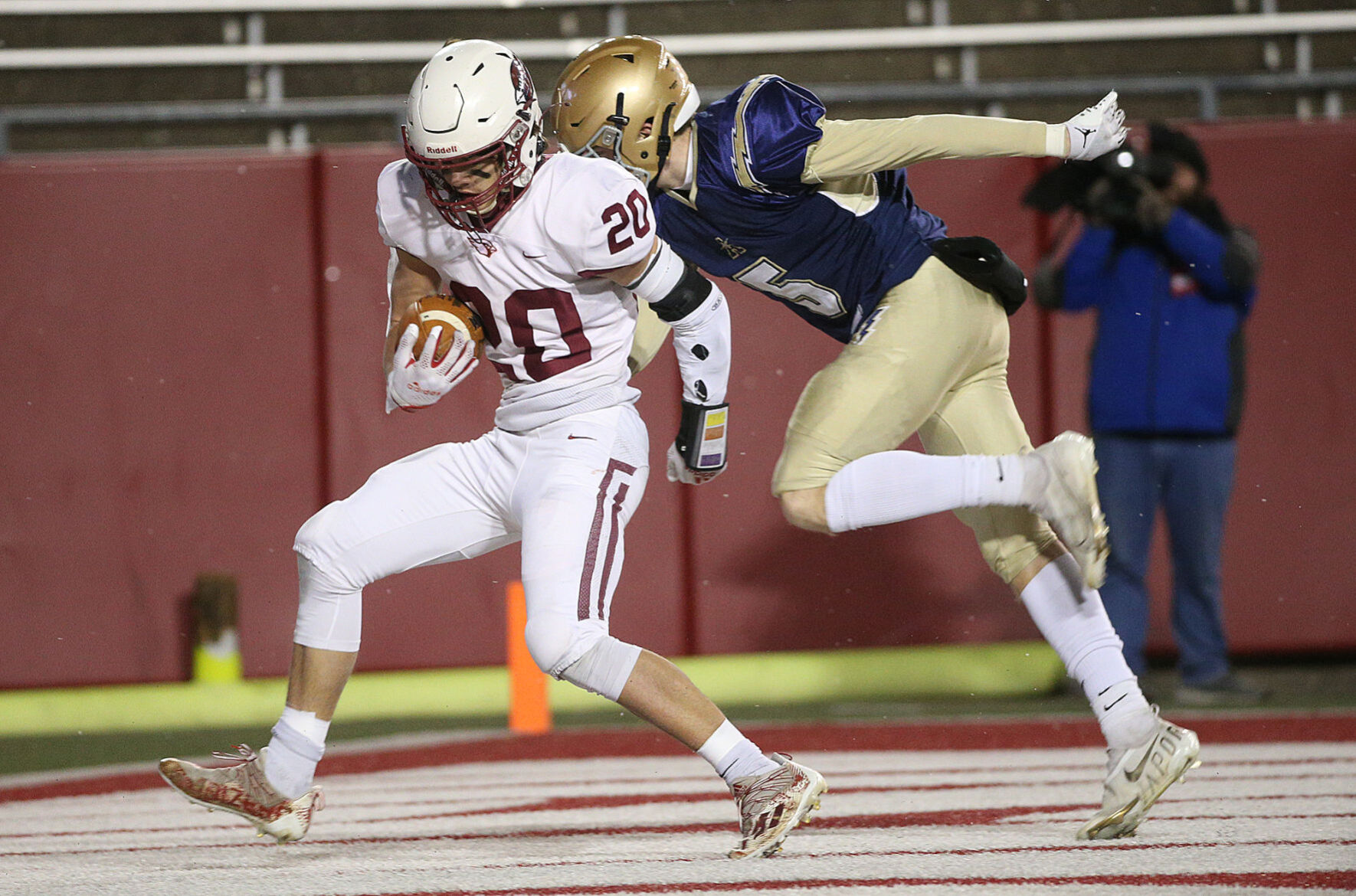 November 18: Mayville vs Aquinas